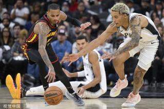 她的站位始 她的站位始